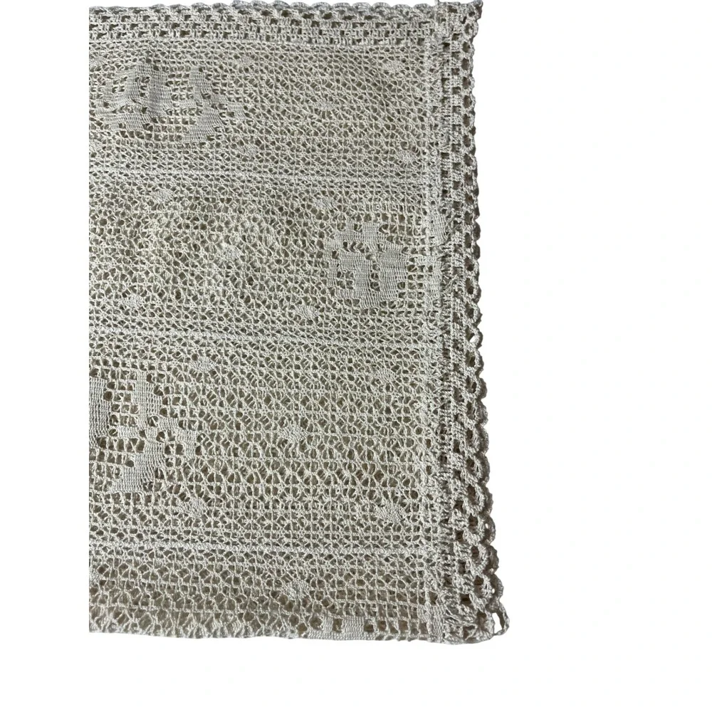 Vintage Filet Crochet Lace Table Floral Topper 30x30‎ Gridwork Tablecloth Square